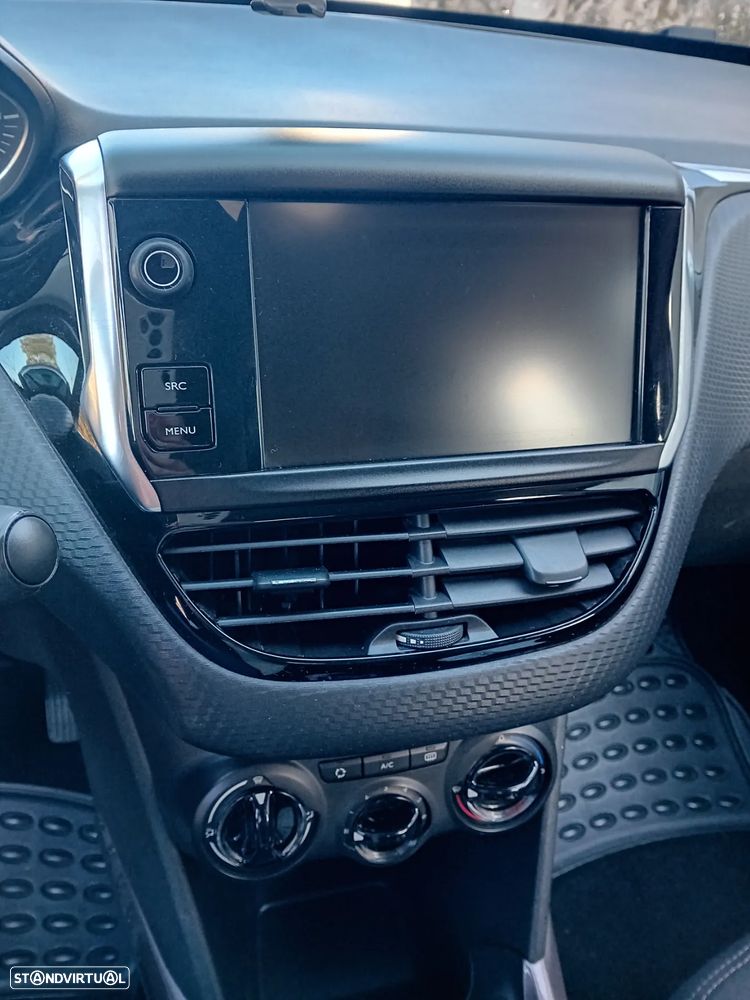 Peugeot 2008 1.6 BlueHDi Style - 11