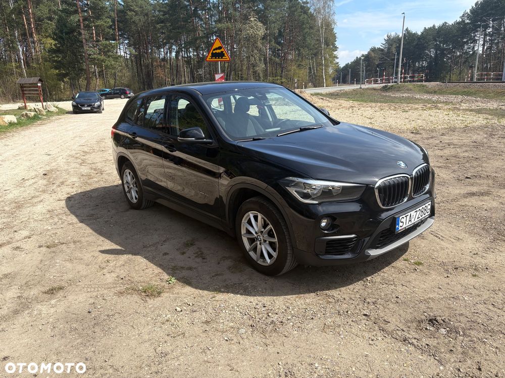 BMW X1 sDrive18i Sport Line - 4