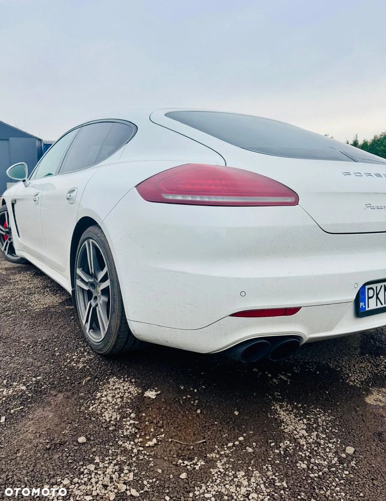 Porsche Panamera - 12