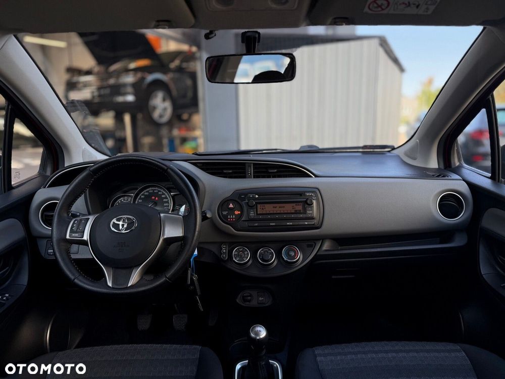 Toyota Yaris 1.0 Premium EU6 - 12