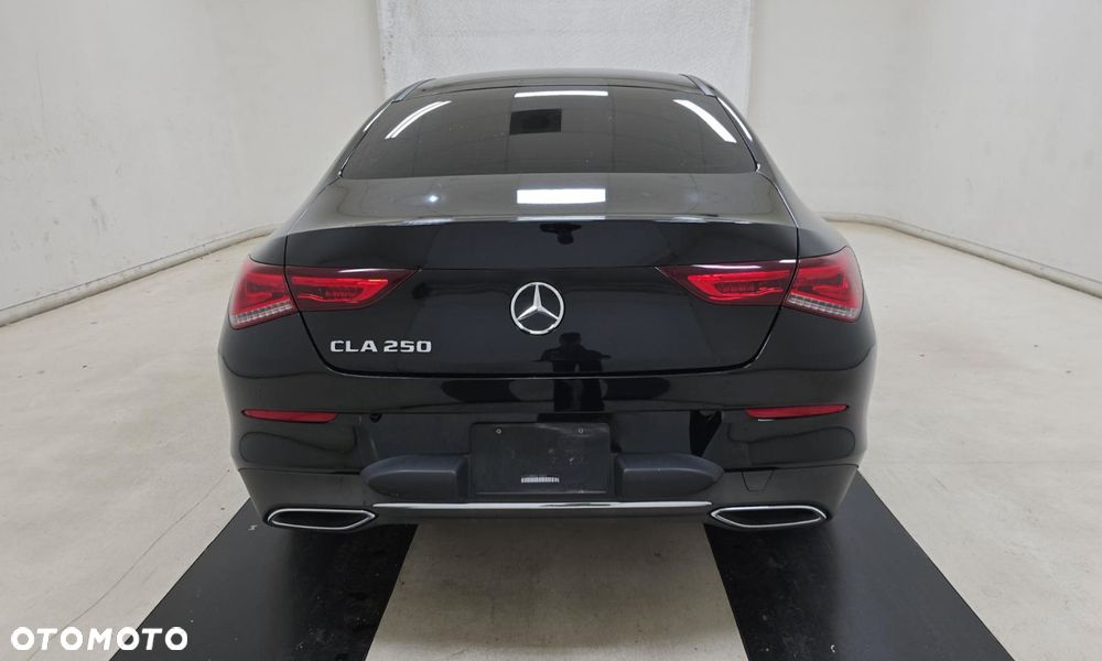 Mercedes-Benz CLA 250 4-Matic Progressive 7G-DCT - 7