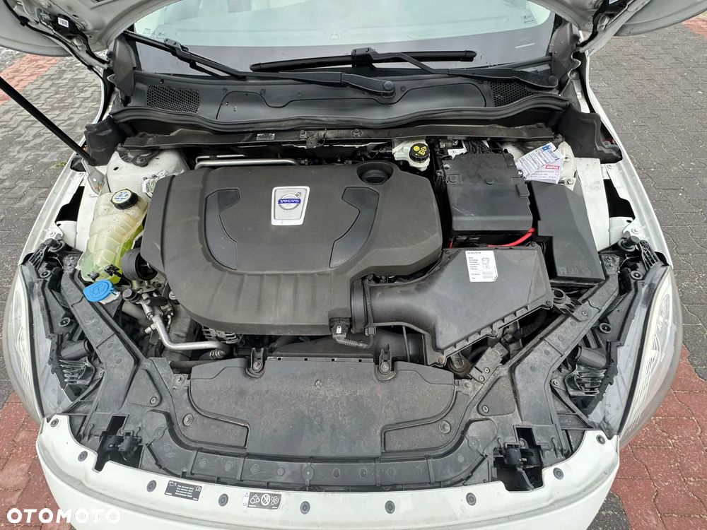 Volvo V40 D3 Ocean Race - 6