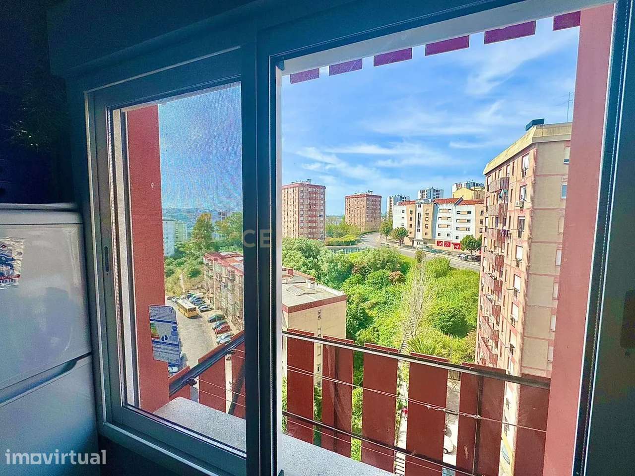 APARTAMENTO T2 COM VISTA PANORAMICA EM LOURES - Grande imagem: 4/17