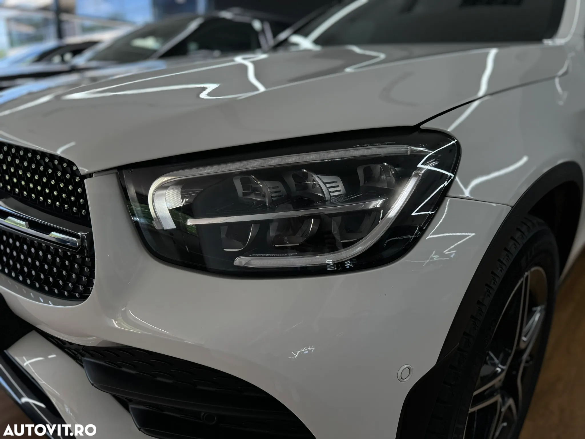 Mercedes-Benz GLC 300 e 4MATIC - 12