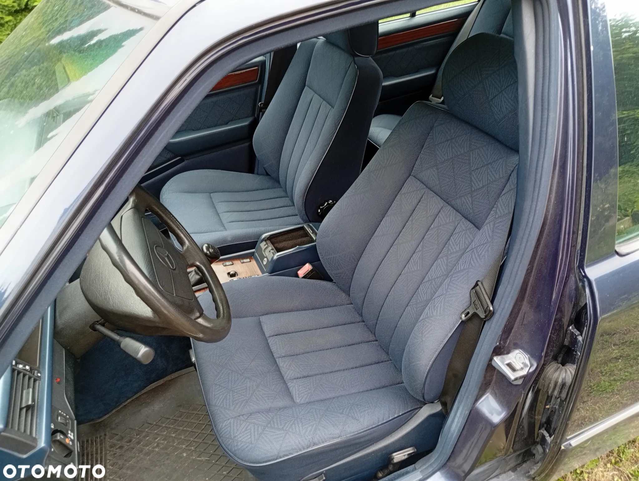 Mercedes-Benz Klasa E 250 D - 8