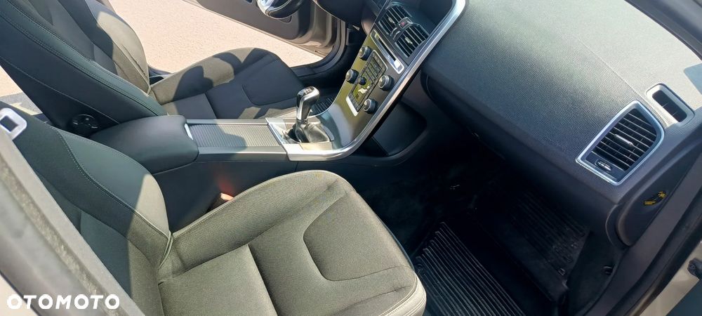 Volvo XC 60 D4 Drive-E Momentum - 16