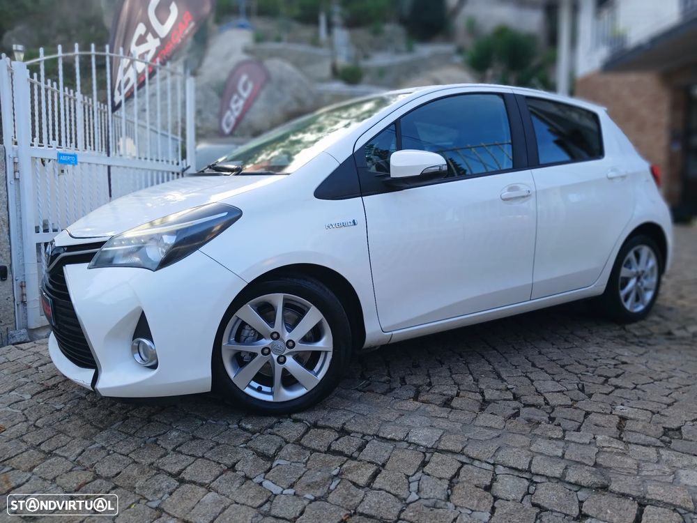 Toyota Yaris 1.5 HSD Exclusive - 10