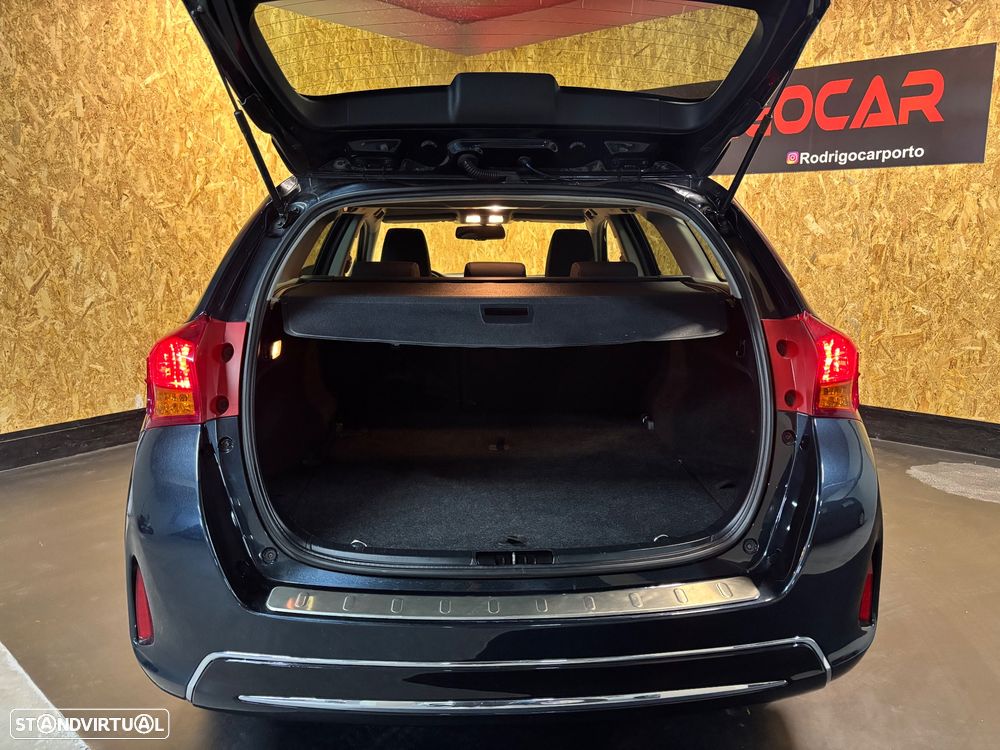 Toyota Auris Touring Sports ver-1-4-d--4d-c-plusp-techoplusp-sport - 23