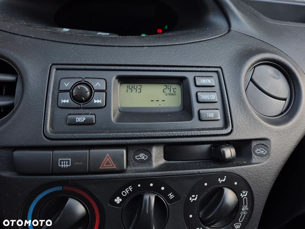 Toyota Yaris 1.0 Terra - 9