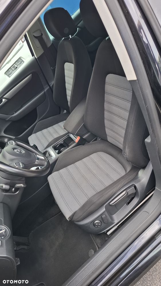 Volkswagen Passat - 12