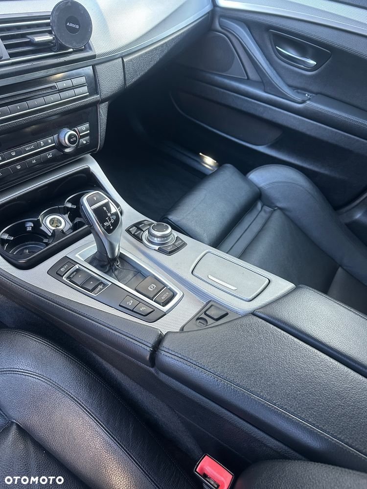 BMW Seria 5 530d xDrive - 16