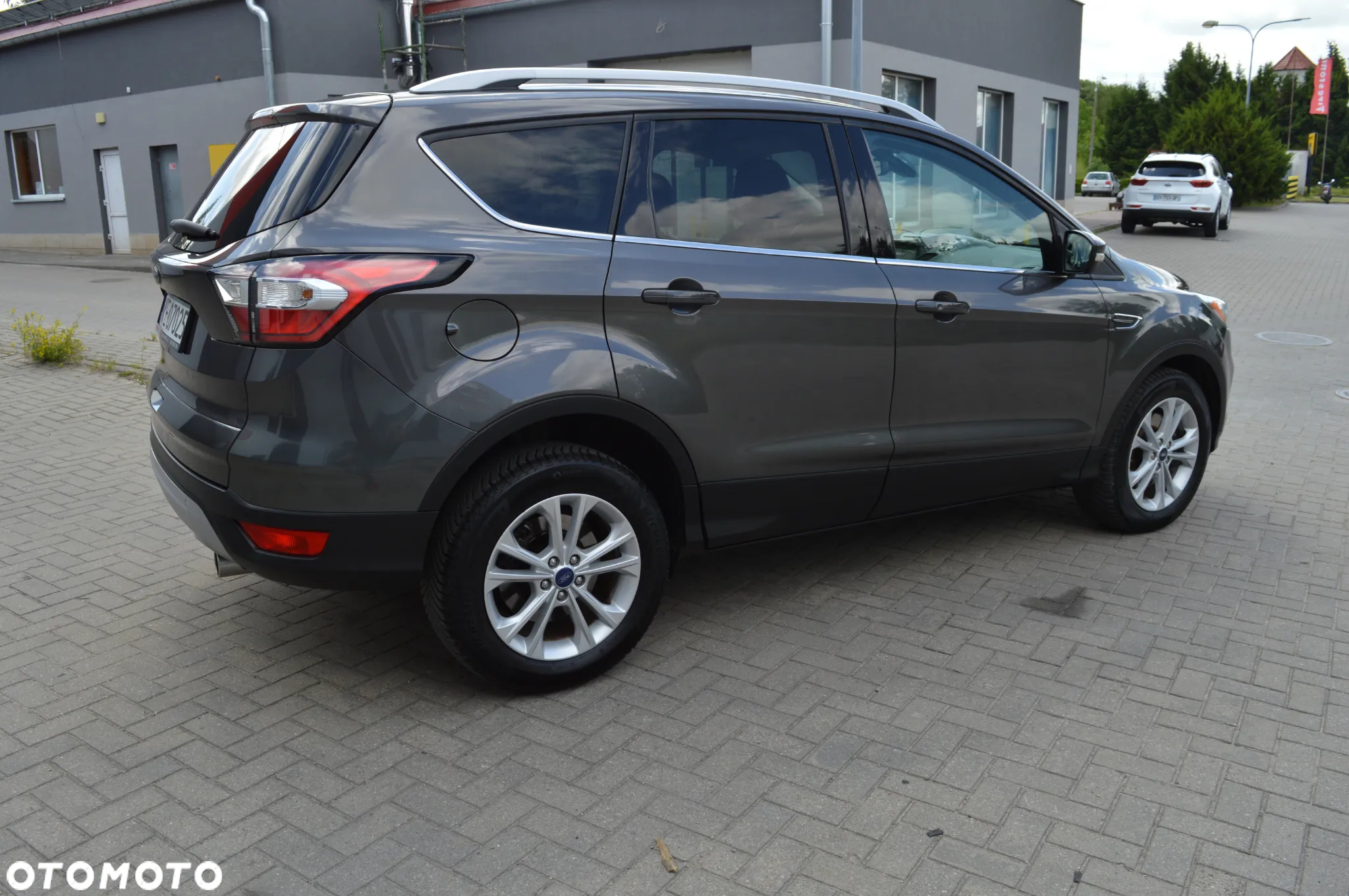 Ford Kuga 2.0 TDCi 2x4 Titanium - 7