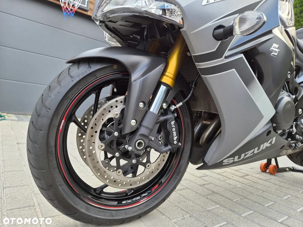 Suzuki GSX - 20
