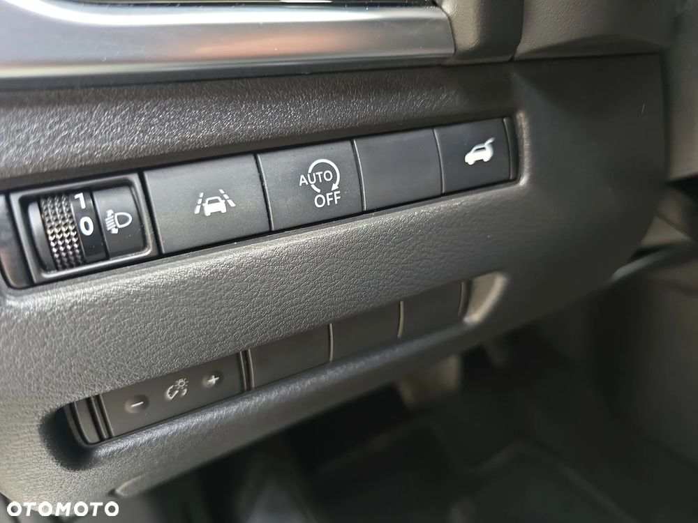 Nissan Qashqai 1.3 DIG-T MHEV 4x4 N-Connecta Xtronic - 12