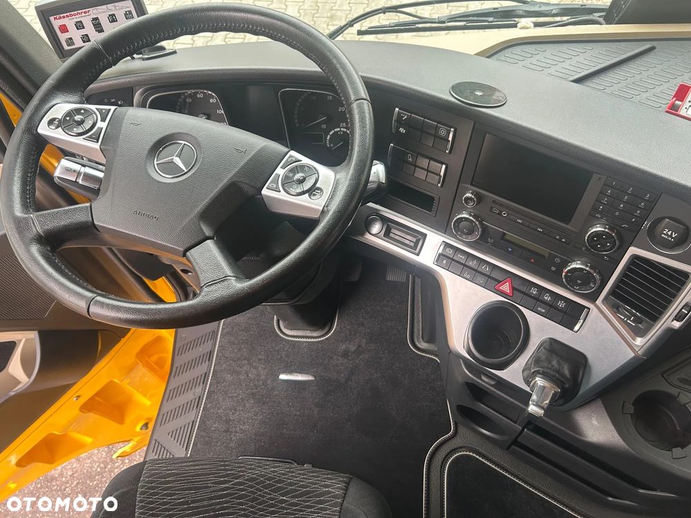 Mercedes-Benz Actros 2448 Kassbohrer - 27