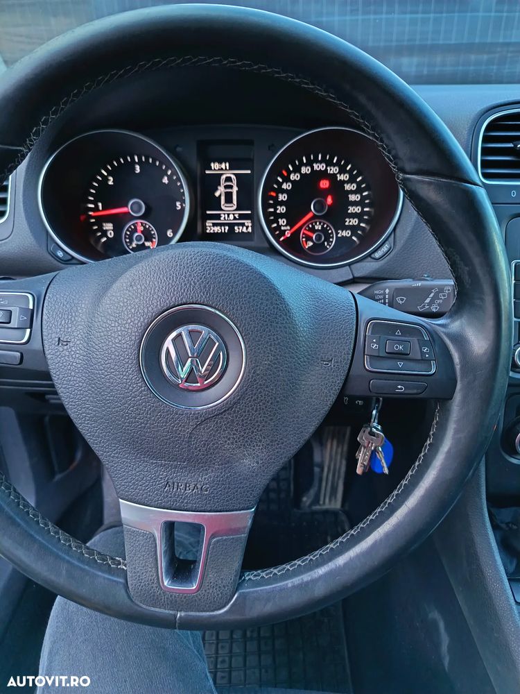 Volkswagen Golf 2.0 TDI DPF BlueMotion Technology Team - 2