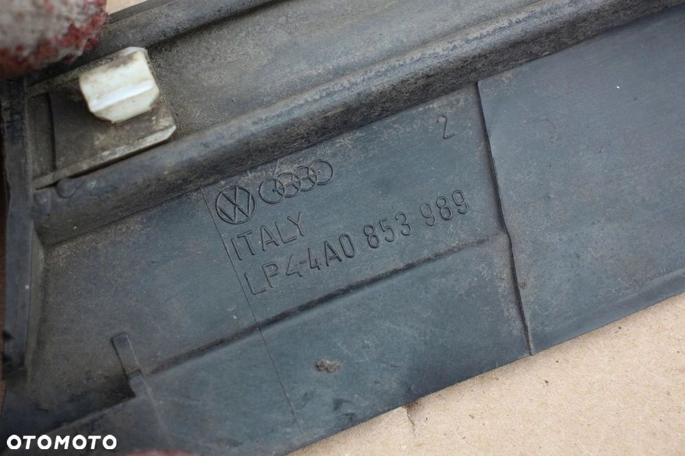 Listwa błotnika przedniego LEWA Audi 100 A6 4A0853989 dolna - 3