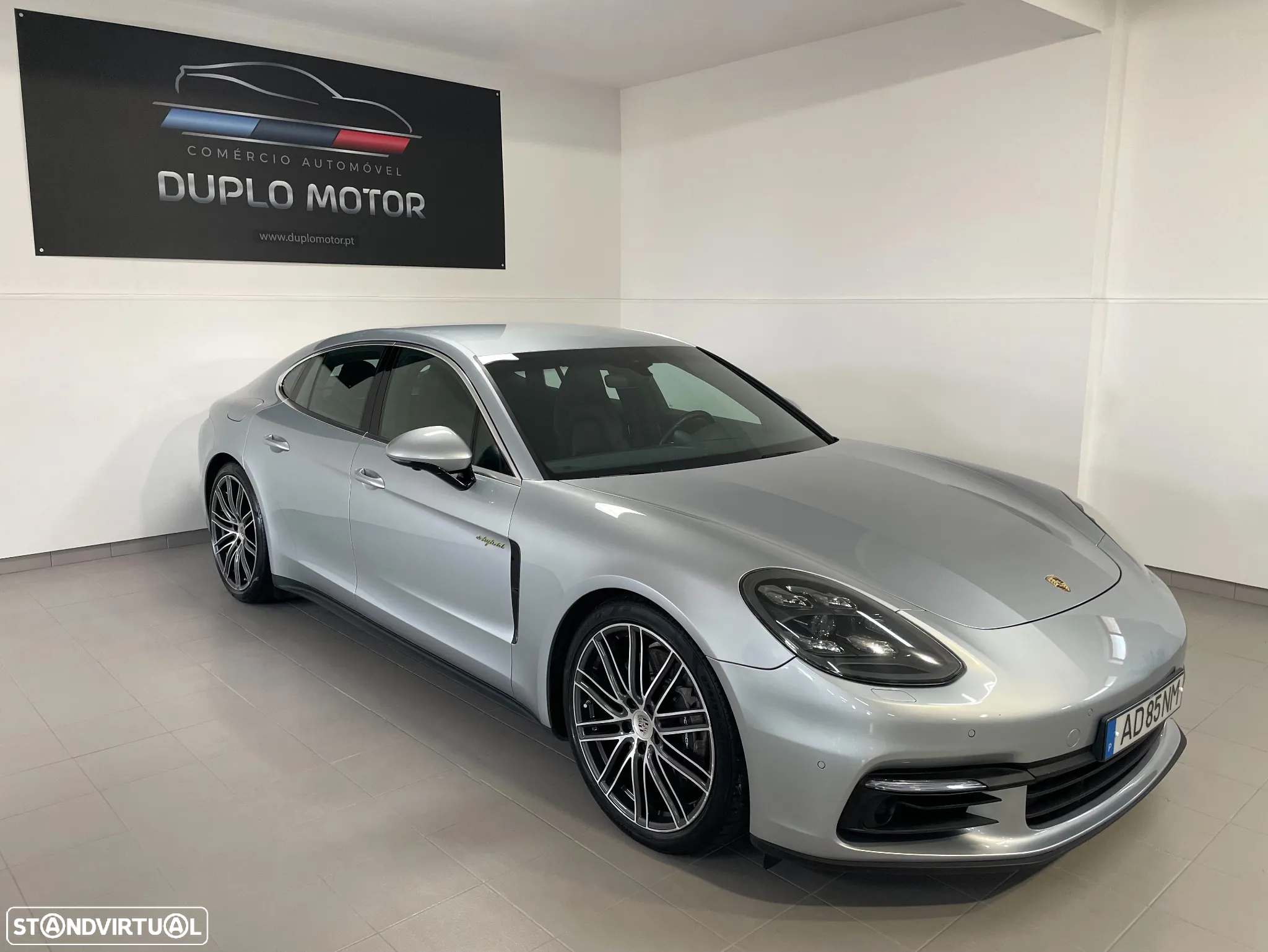 Porsche Panamera 4 E-Hybrid - 4