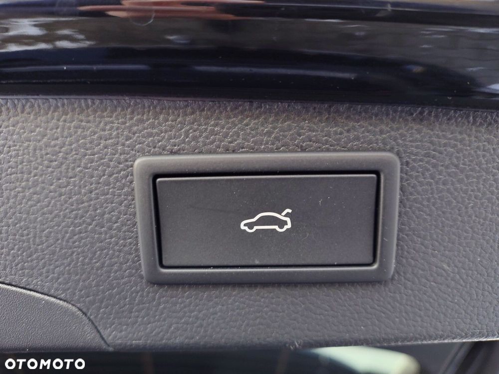 Volkswagen Passat Variant 2.0 TDI EVO Elegance DSG - 28