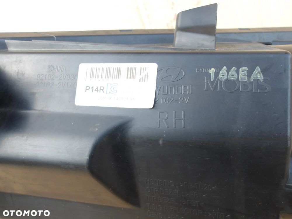 LAMPA PRAWY PRZOD SOCZEWKA LED HYUNDAI VELOSTER 92102-2V160 - 11