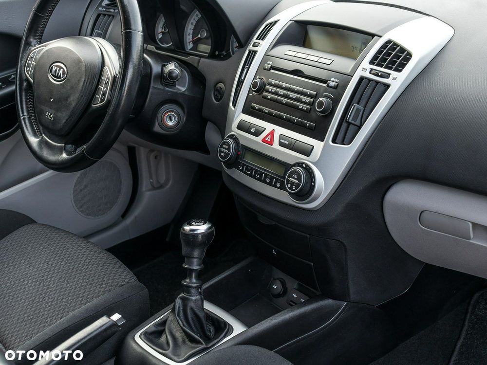 Kia Ceed 1.4 CVVT Attract - 16