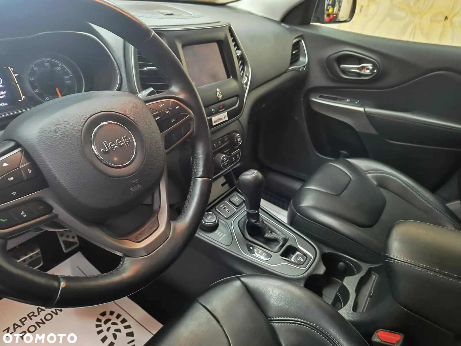 Jeep Cherokee - 10