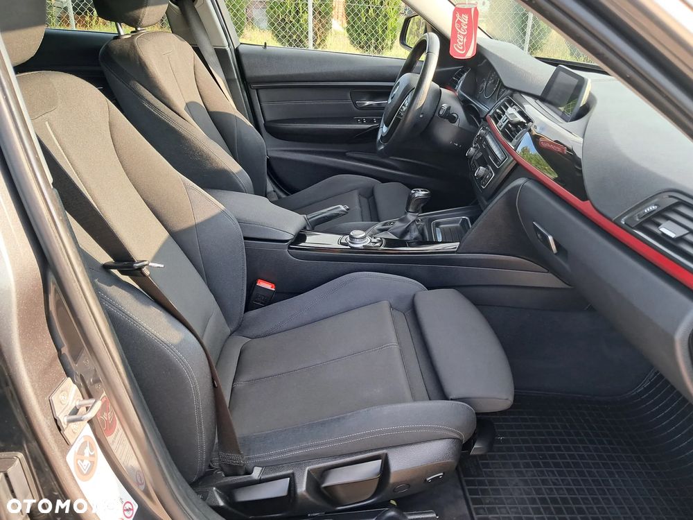 BMW Seria 3 320d Sport Line - 19