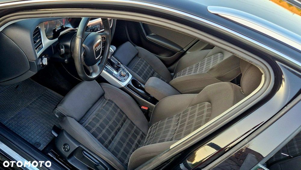 Audi A4 Avant 2.0 TDI DPF multitronic Attraction - 8