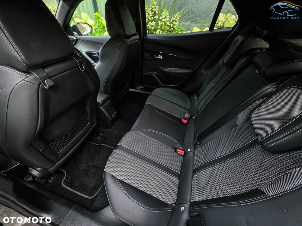 Peugeot 2008 BlueHDi 130 EAT8 GT - 16
