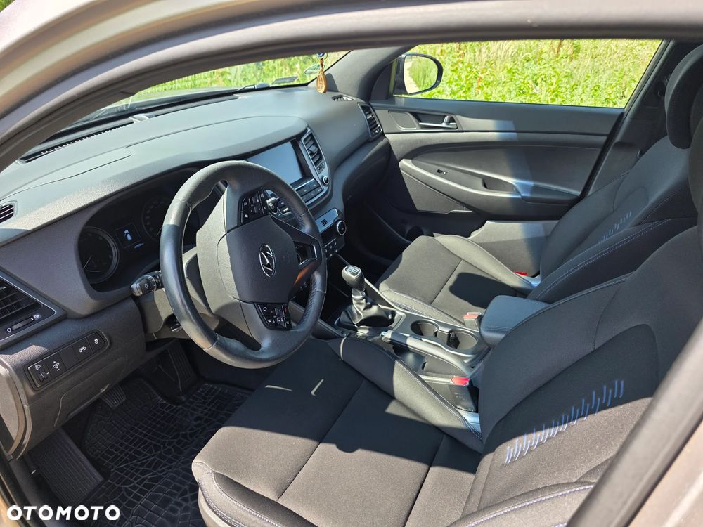 Hyundai Tucson 1.6 GDI BlueDrive GO 2WD - 11