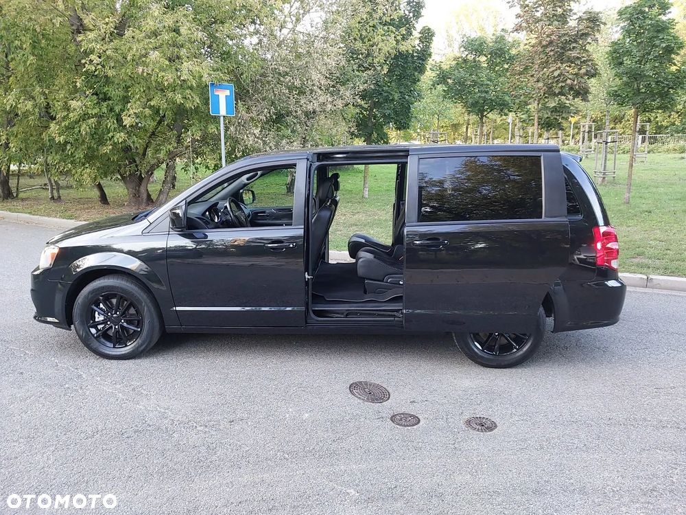 Dodge Grand Caravan - 30