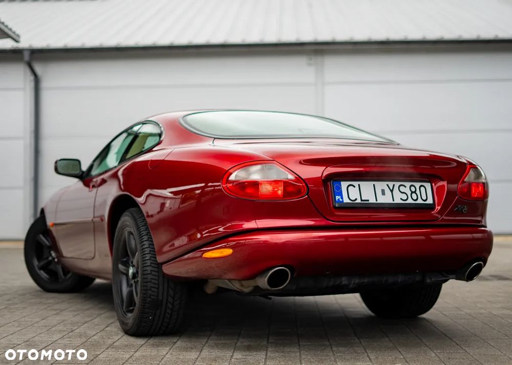 Jaguar XK8 4.0 - 18