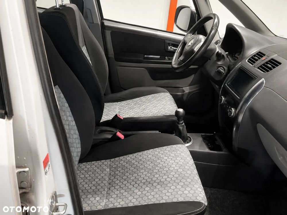 Suzuki SX4 - 3
