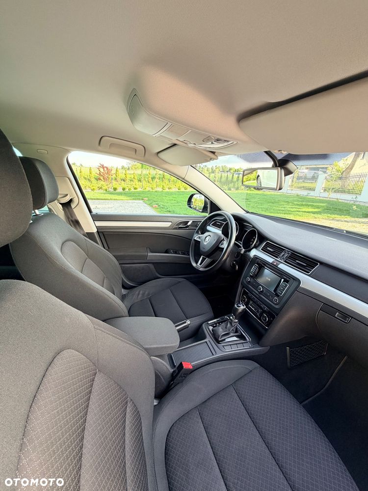 Skoda Superb 2.0 TDI Business DSG - 7