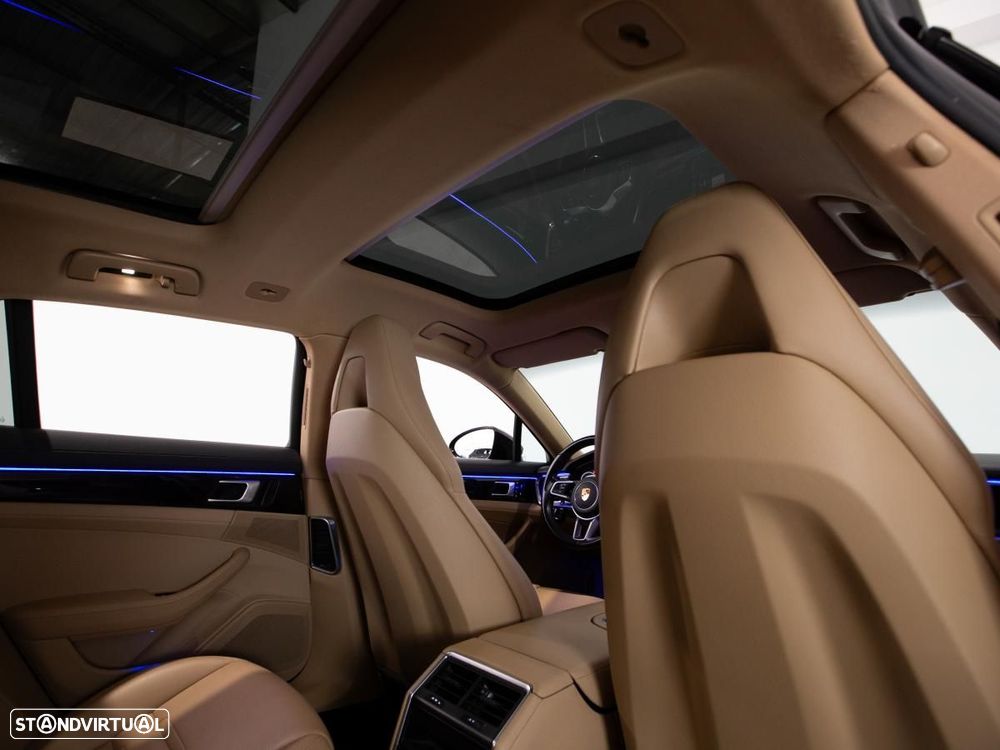 Porsche Panamera Sport Turismo - 16