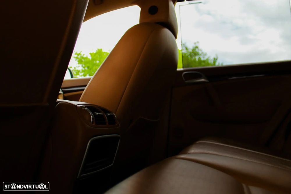 Porsche Cayenne Tiptronic - 12