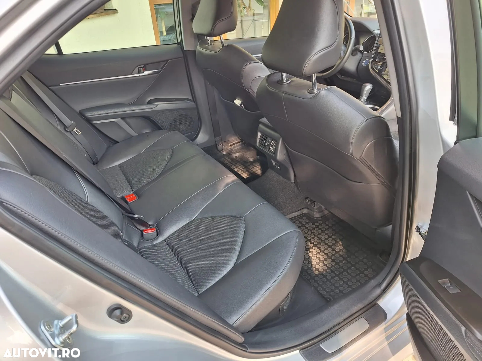 Toyota Camry - 10