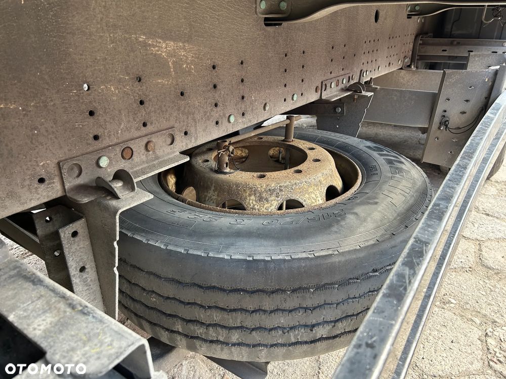 Schmitz Cargobull FIRANKA / 10 SZTUK / BARDZO ŁADNE OPONY / Z PEŁNYM WYPOSAŻENIEM DO ZAŁADUNKU / 2 KOŁA ZAPASOWE / DOSTĘPNE KOLORY SREBRNY - NIEBIESKI - CZERWONY / NIEKTÓRE MAJĄ NOWE PLANDEKI !! - 9