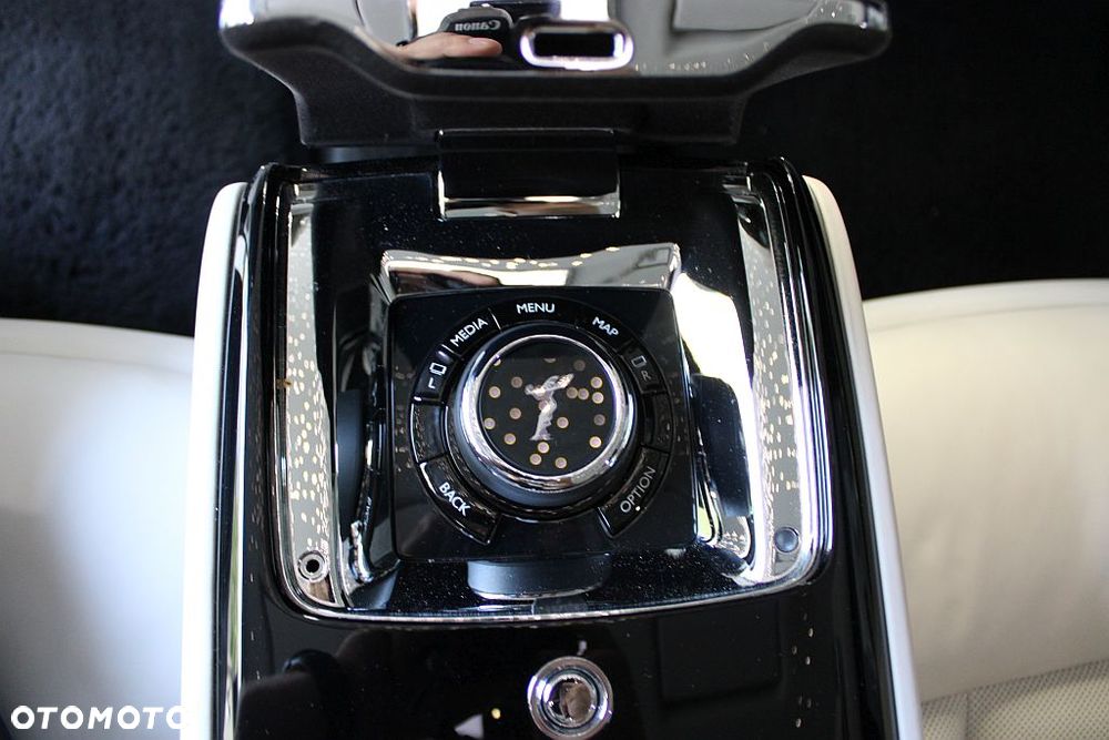 Rolls-Royce Phantom Standard - 37