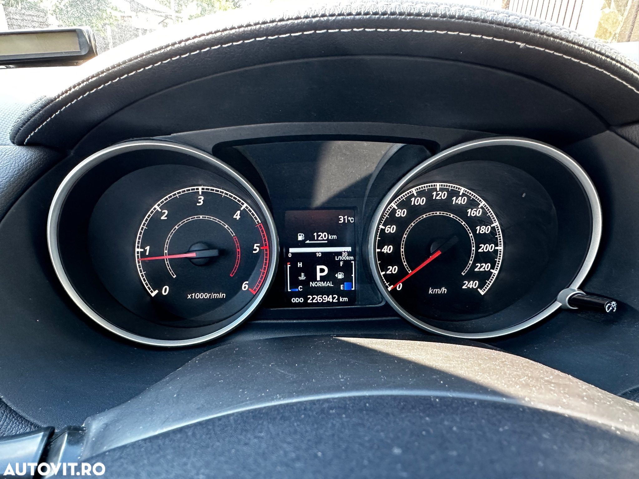 Mitsubishi Outlander - 17