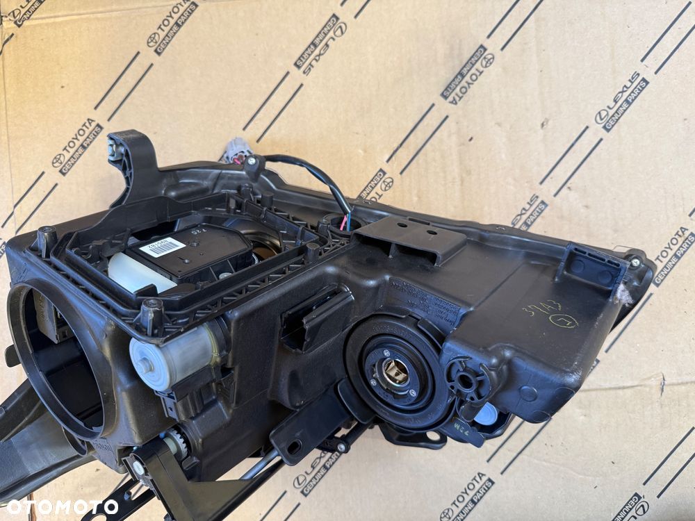 Lampa przednia prawa, lewa Lexus RX350 USA 03-09R. - 6