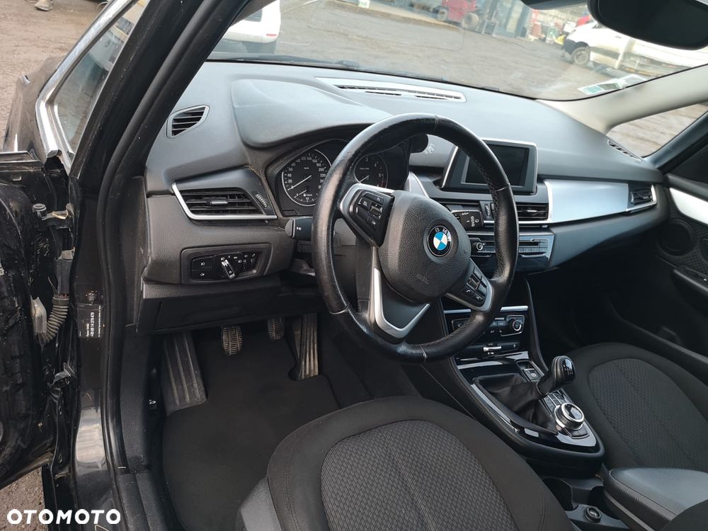 BMW Seria 2 218d Sport Line - 27
