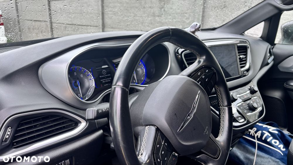 Chrysler Pacifica 2018 photo 3