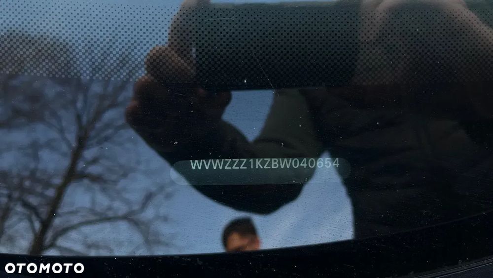 Volkswagen Golf 1.6 TDI DPF Comfortline - 26