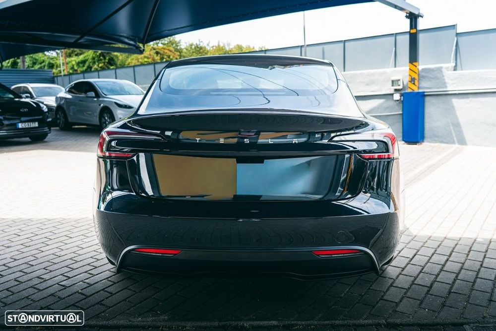 Tesla Model 3 - 16