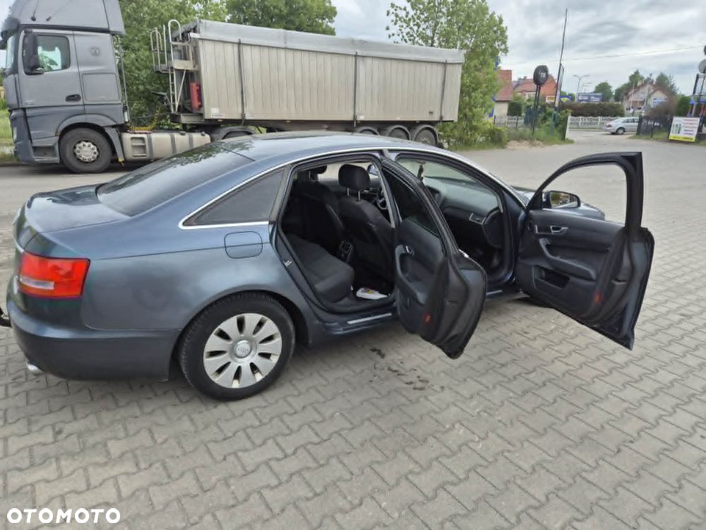 Audi A6 Limousine 2.4 - 12