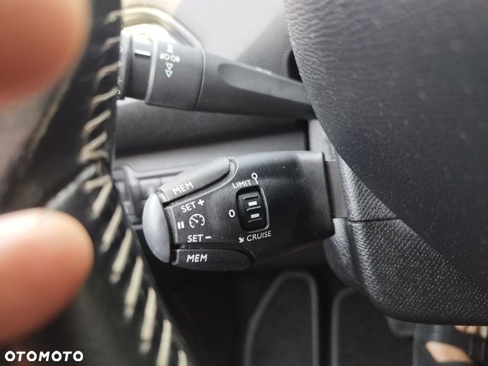 Peugeot 308 BlueHDi FAP 120 EAT6 Stop & Start Allure - 21