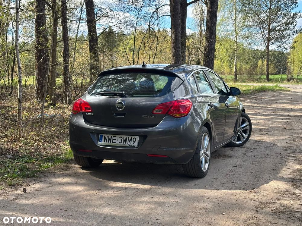 Opel Astra 1.7 CDTI Cosmo - 4