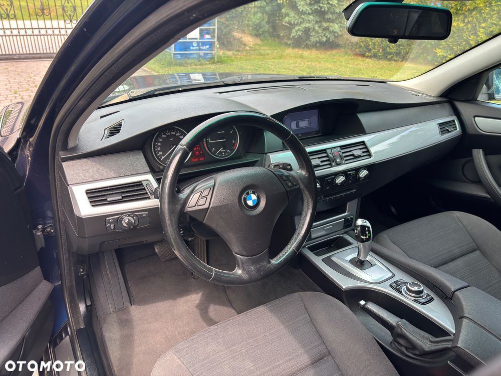 BMW Seria 5 520d - 25