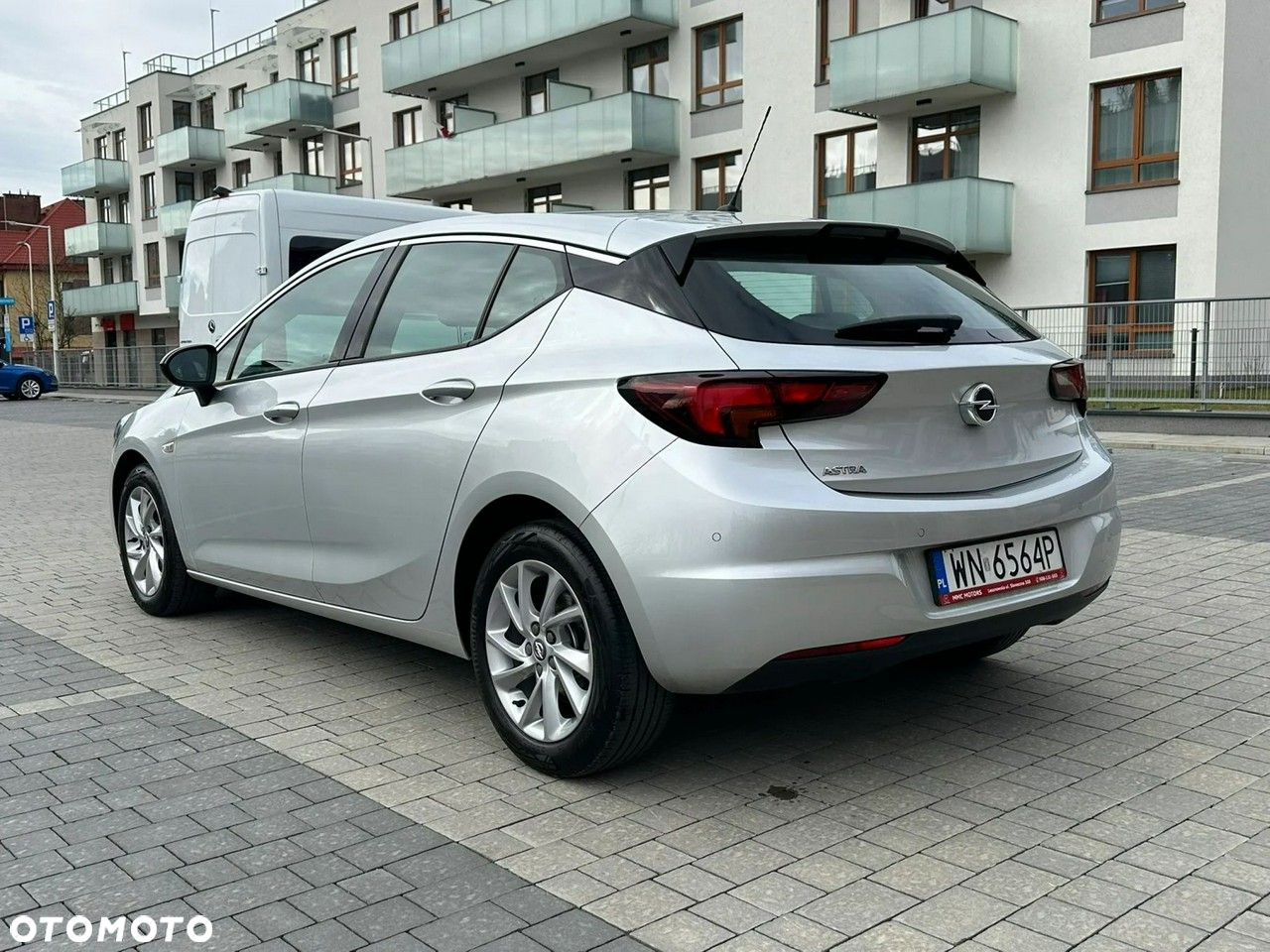 Opel Astra V 1.2 T Elegance S&S - 3